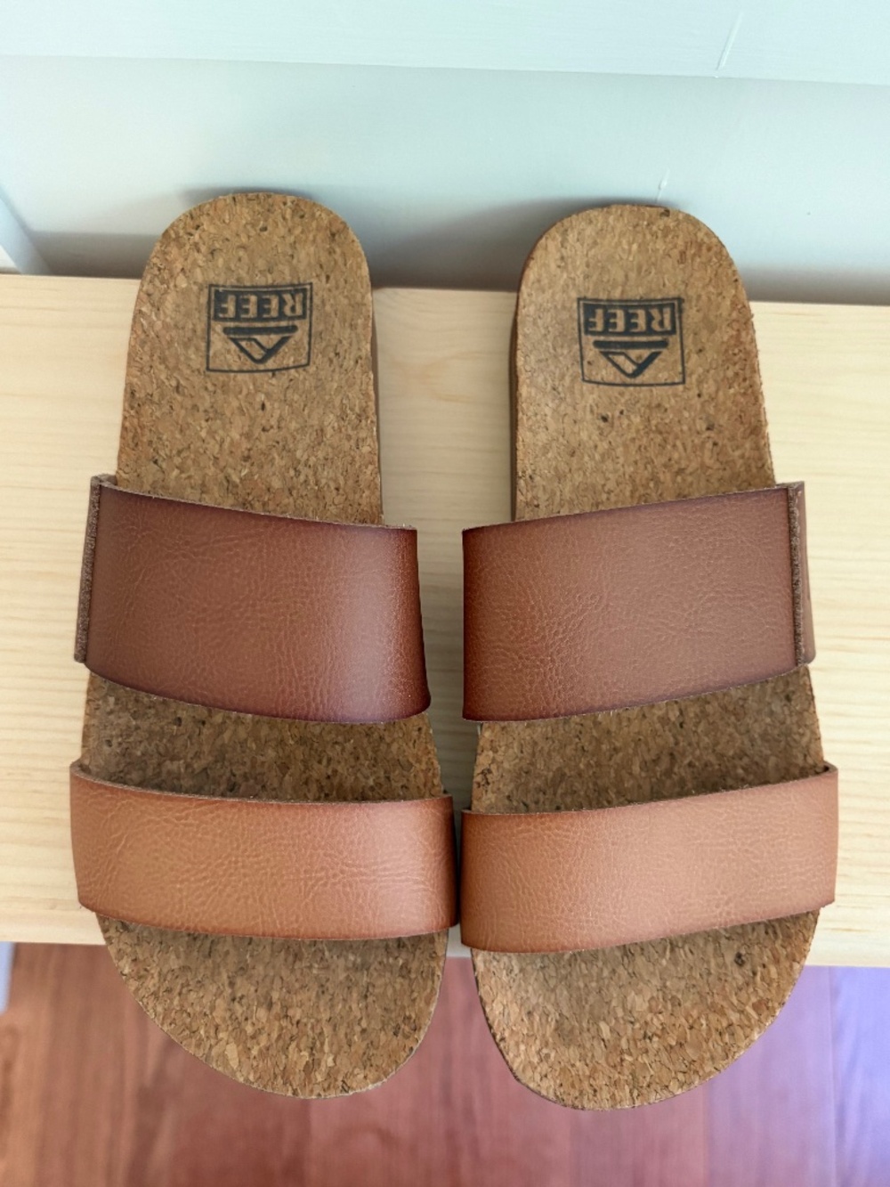 Women's Reef Sandals Size 5 - Like-new!